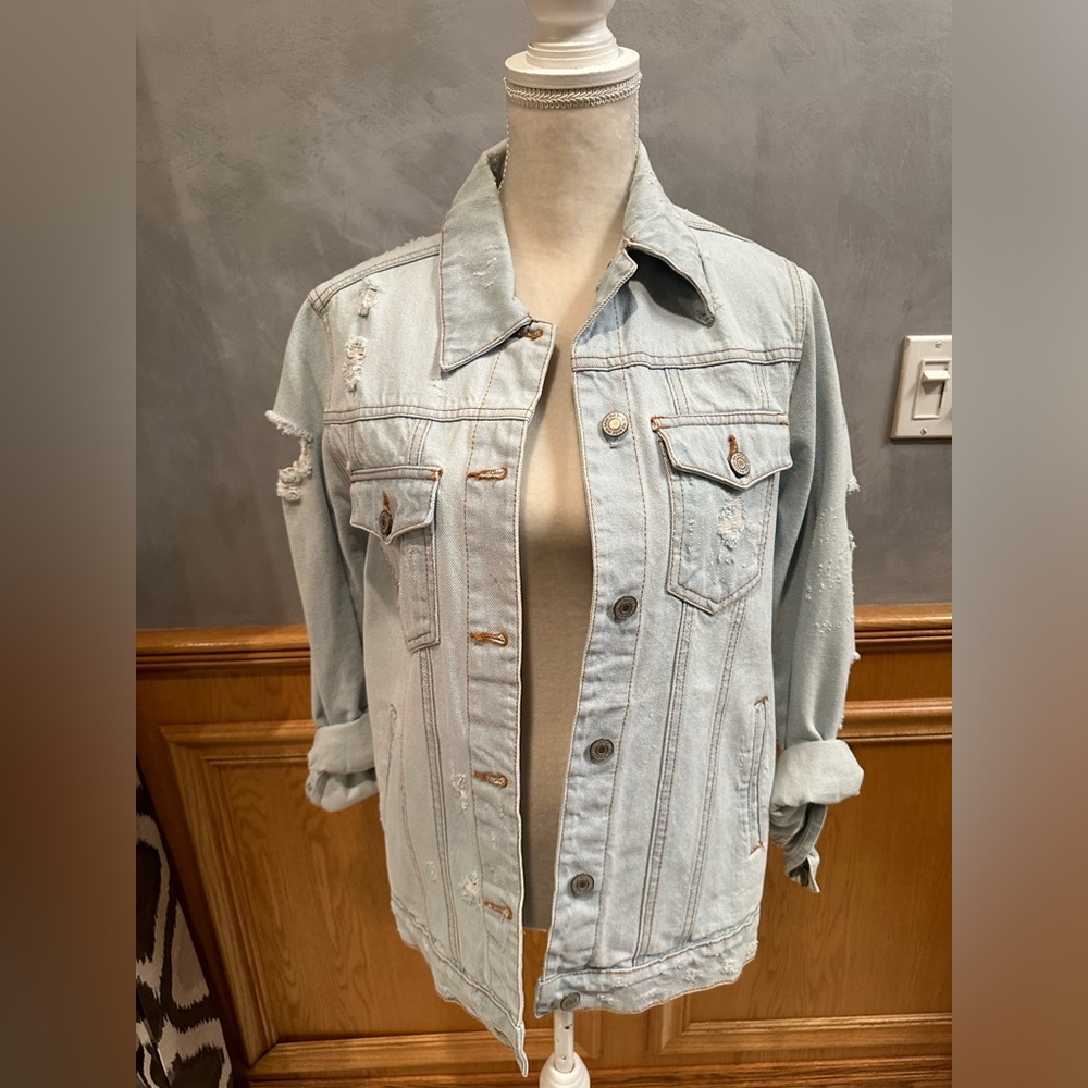 Iris Women’s distressed oversized denim jacket size S